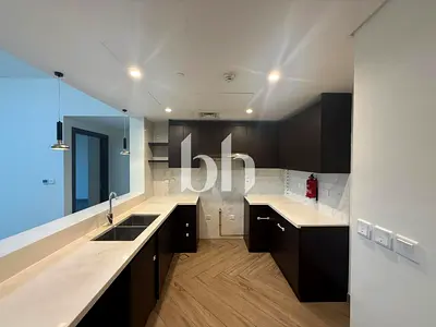 Contemporary | Family living | Skyline view
