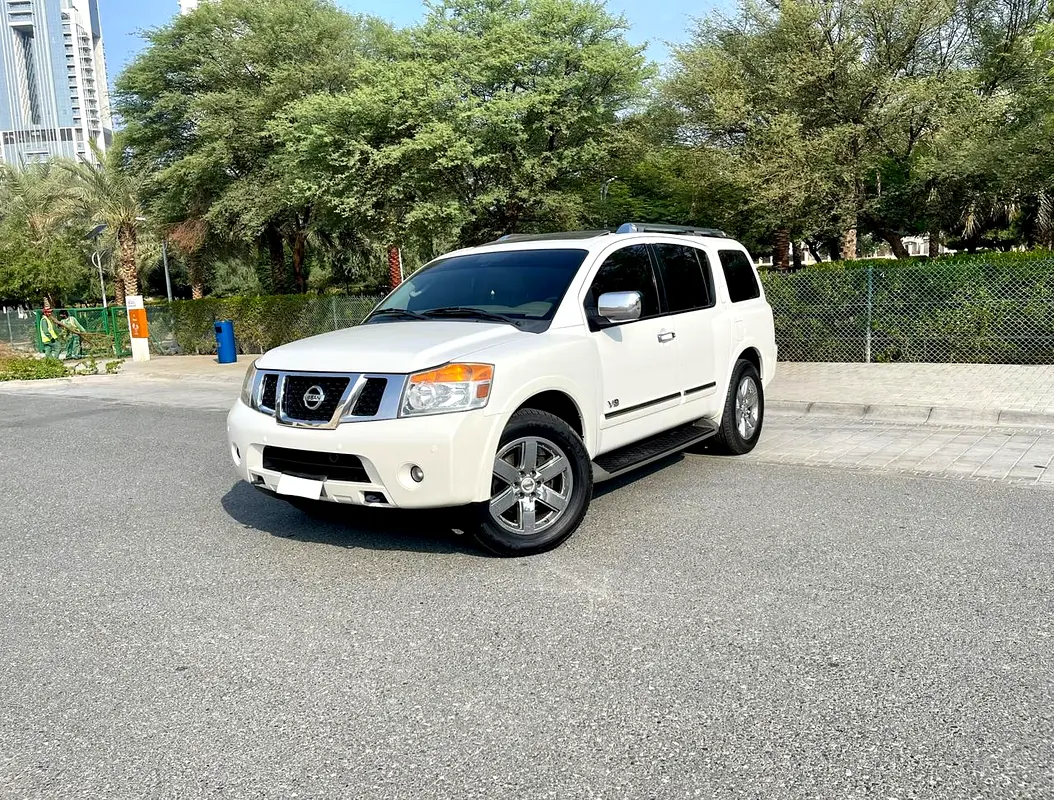 Nissan Armada 2013 — photo 1 of 13