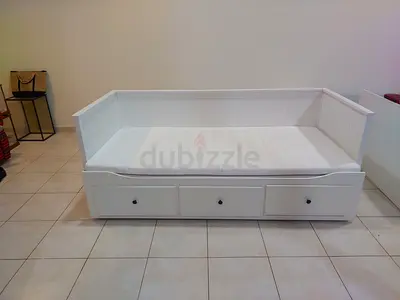 Slightly used ikeya daybed White colour