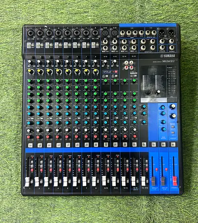 Yamaha MG16XU 16-Channel Mixing Console with Effects – Condition good