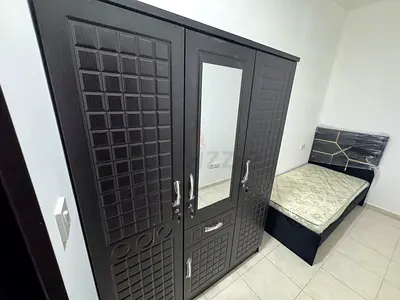 Only Females - Big Room - Less Tenant - Near Metro