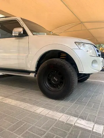 Mitsubishi Pajero GLS 2014 GCC Specs - Well Maintained SUV