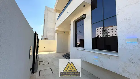 Al Muhandis Real Estate is pleased to offer a premium commercial opportunity for rent in the Al Yasmeen area. This property is ideal for commercial ac
