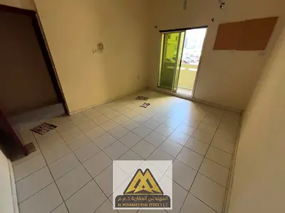 مساحة كبيرة ومريحة | صيانة مجانية على المالك | موقع حيوي قريب من جميع الخدمات | قريب من شارع رئيسي | قريب من مطاعم ومحلات | سكن مناسب للعائلات