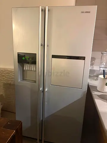 Samsung Fridge Freezer - Two Door, water dispenser, ice maker, easy access door (used, working)