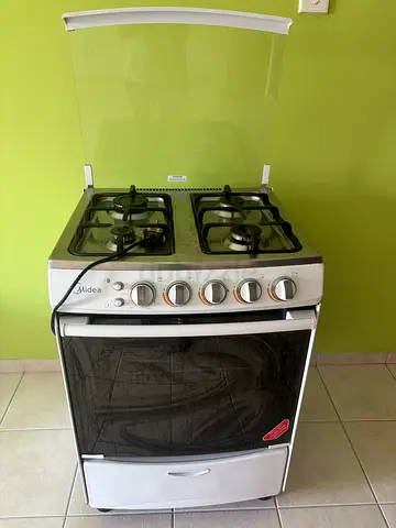 Gas stove in excellent condition used by only 2 years