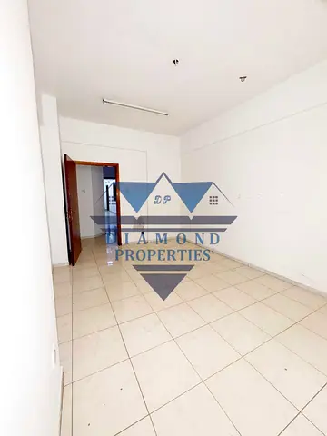 ABU SHAGARA 1BHK WITH CLOSE HALL// NO DIPOSIT//GOOD LOCATION NEAR BY KING FASAIL ROAD RENT ONLY 28K