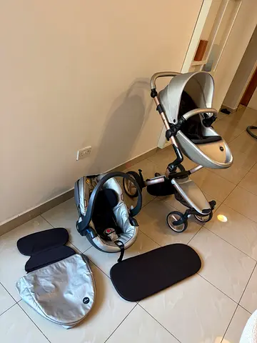 Mima Xari Silver  Gold Stroller + Matching Infant Car Seat