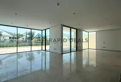 5BR+M Large Villa with Drivers Room - Facing Park