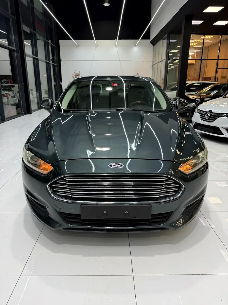 Ford Fusion 2017 — photo 1 of 8