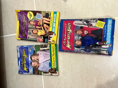 The New Adventures of Mary-Kate and Ashley Mystery Book Collection