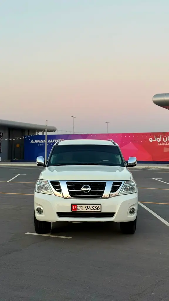 Nissan Patrol 2012 — photo 1 of 14