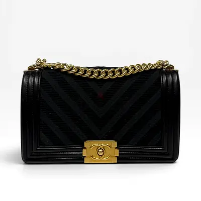AUTHENTIC CHANEL BLACK CHEVRON FABRIC LAMBSKIN LEATHER MEDIUM BOY BAG WITH GOLD HARDWARE
