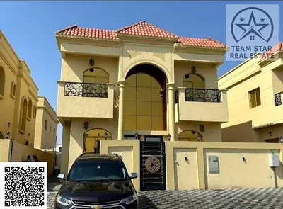 فيلا فاخرة للإيجار | 5 غرف نوم ماستر + مجلس + صالة + غرفة خادمة | موقع مميز