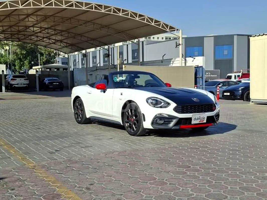 Abarth 124 2018 — photo 1 of 14