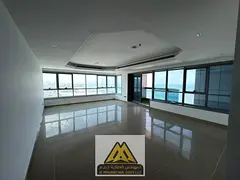 Sea view * Balcony * Built-in wardrobes * Central gas * Free parking * Spacious * Amazing price * Fr