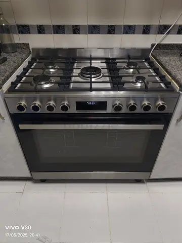 Bosch series 8 5 Burner Stainless Steel Gas Cooker with Oven latest version 90cm