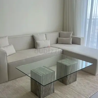 Modern L-Shaped Sectional Sofa with Cushions