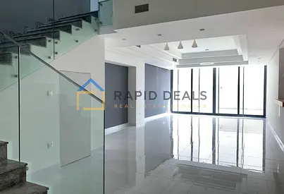 Single row 3BR+M Townhouse at Prime Location