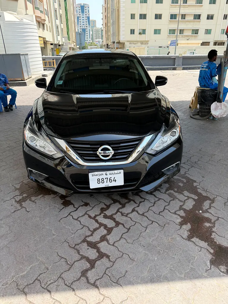 Nissan Altima 2018 — photo 1 of 8