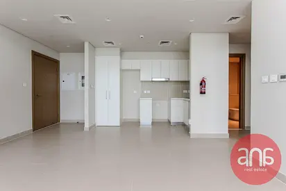 Water view | Vacant | low Floor