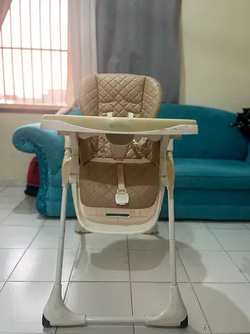 Baby feeding chair