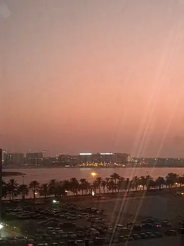 للإيجار السنوي شقة مميزة بموقع حيوي ومساحة رائعة تناسب العائلات. تشطيب نظيف وقريبة من جميع الخدمات. الإيجار 36,000 درهم سنويًا والدفع حتى 6 دفعات.