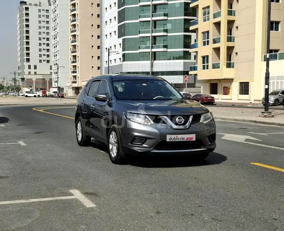 Nissan X-Trail 2015 — photo 1 of 12