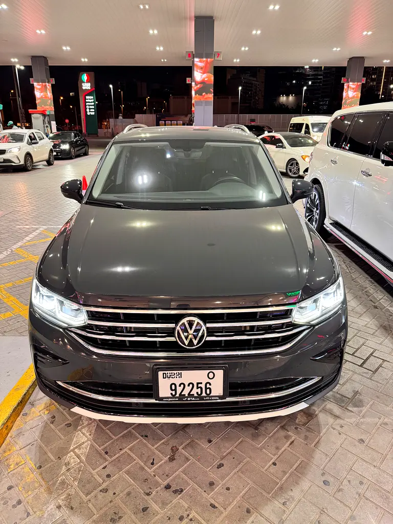 Volkswagen Tiguan 2023 — photo 1 of 10