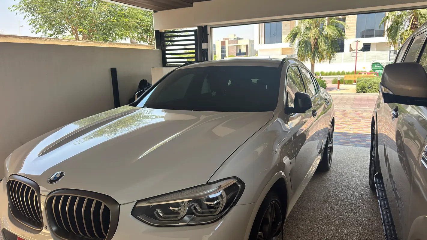 BMW X4 2021 — photo 1 of 4