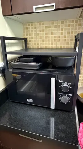 Microwave (Black+Decker) + Microwave Rack