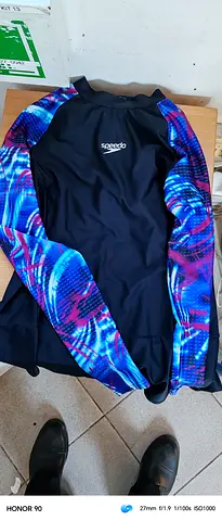 Speedo swimming and sycling t shirt 34 size