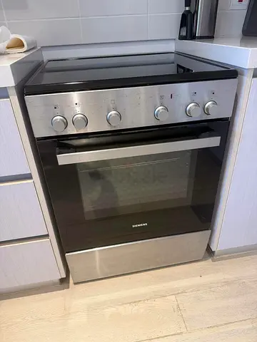 Siemens electric cooker 60cm for sale good Condition