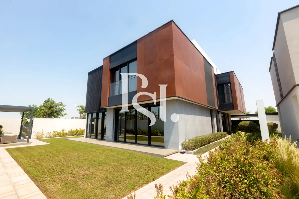 High Ceiling|On The Spine|Premium Finishes|Ethir