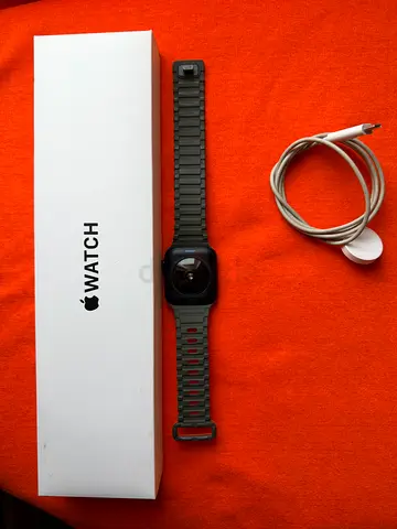 Apple Watch SE 44 mmwith Charger and Box - Good Condition