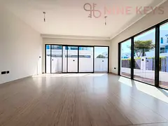 5BHK + Maid / Ready to move / Corner Unit