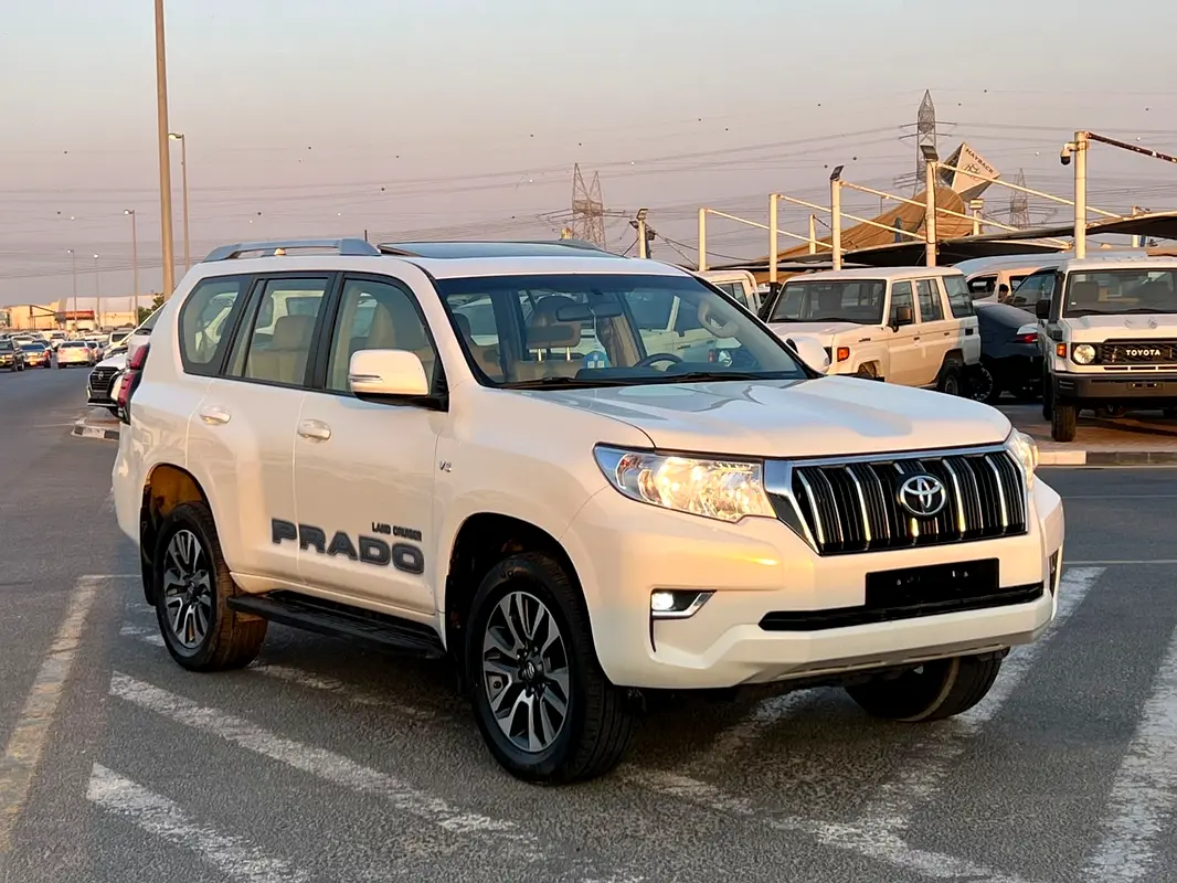 Toyota Prado 2022 — photo 1 of 19