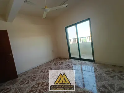 غرفتا نوم صالة واسعة مساحة متوسطة بدون تكييف تصميم عملي جاهزة للسكن- موقع مميز بجوار محطة الباص  قريب جداً من كورنيش عجمان