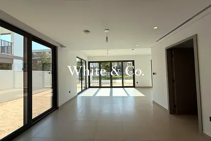Internal Unit | Closed Kitchen | Upgraded