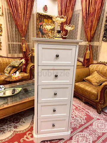 Pottery Barn long cabinet Greate condition Size 146 x 60 x50