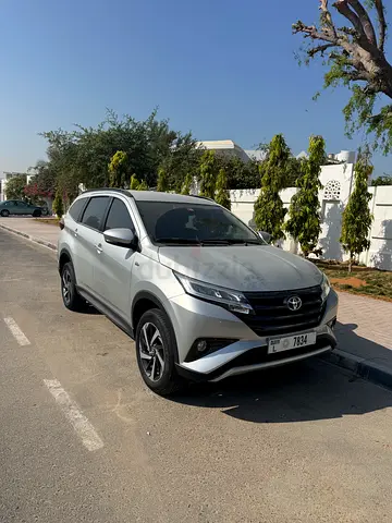 Toyota Rush 2023 model GX GCC All service from ALFUTTAIM accident free Top option