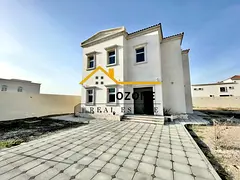 3bedroom villa Rehmaniya huge size 125k ready to move prime location