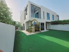 Luxurious 4 bedroom with maid room villa for rent