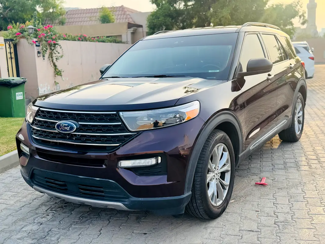 Ford Explorer 2022 — photo 1 of 9