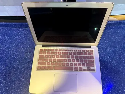 Apple MacBook Air 13.3-inch Intel Core i5 Laptop