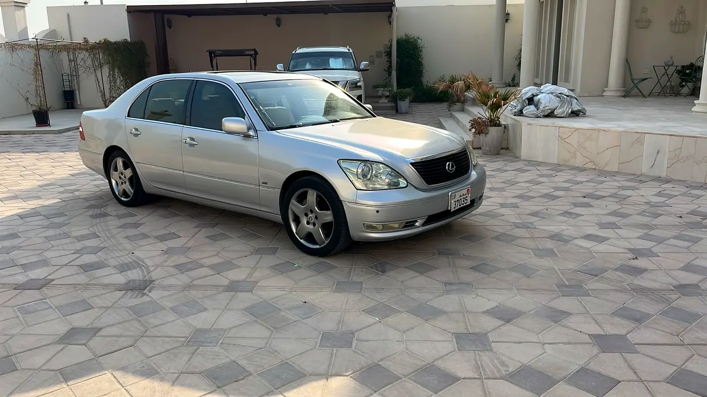 Lexus LS-Series 2004 — photo 1 of 4