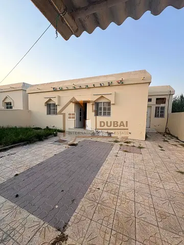 فيلا أرضية للإيجار | موقع مميز في خزام، رأس الخيمة