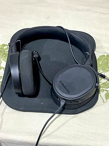 SteelSeries Arctis 3 - All-Platform Gaming Headset - Black