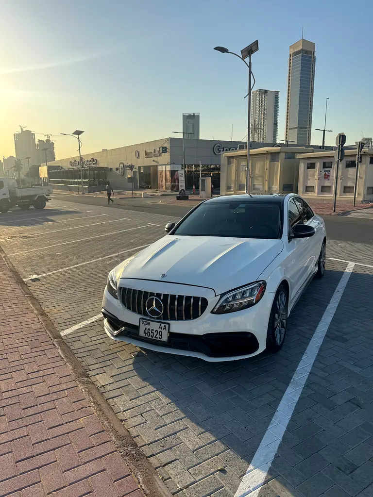 Mercedes-Benz C-Class 2019 — photo 1 of 13