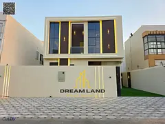 Villa for sale at a bargain price in a quiet and prime location. Two floors, behind shops and next t